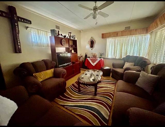 3 BEDROOM HOUSE FOR SALE IN VANDERBIJLPARK SE 1